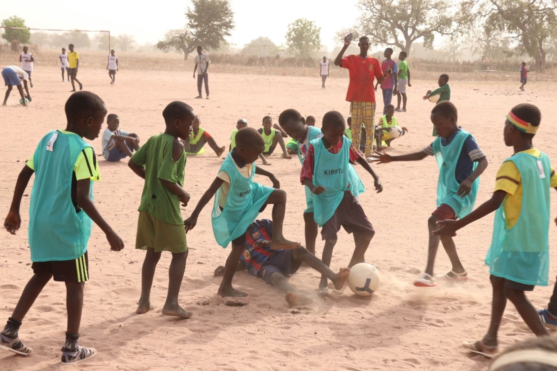 El Sant Cugat FC obre una escola de futbol solidària a Boulembou (Senegal)