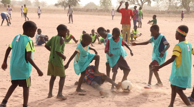 El Sant Cugat FC obre una escola de futbol solidària a Boulembou (Senegal)