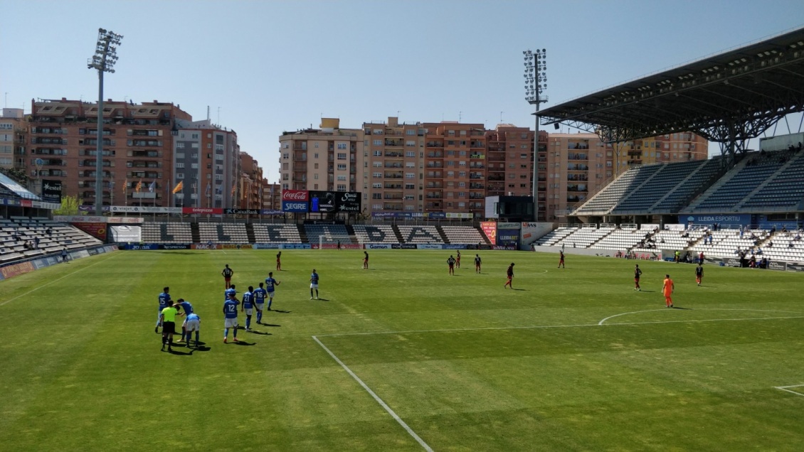 Socis del Lleida Esportiu comencen a informar-se sobre el futbol popular