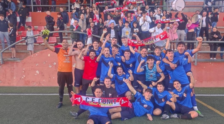 El CF Cunit es proclama campió i tornarà a competir a Tercera Catalana