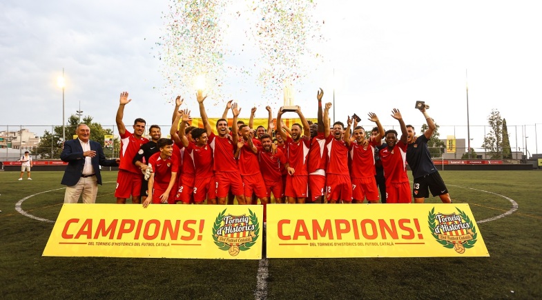 El Terrassa FC, campió de l’Històrics amb un gol en temps afegit de Jordi Cano